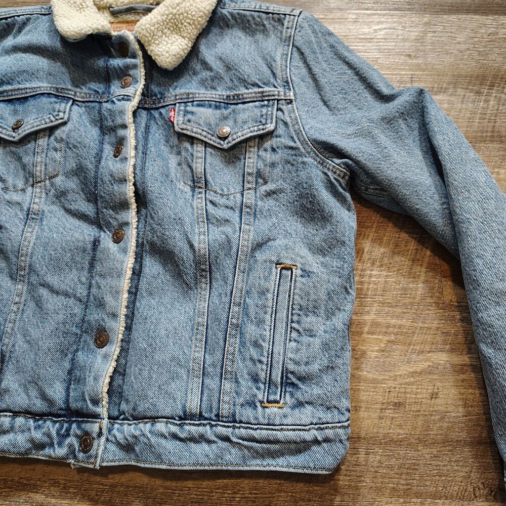Levi’s Sherpa Lined Denim Trucker Jacket Women’s Large Blue Jean Coat Classic - Picture 2 of 9